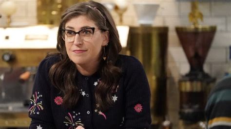 Mayim Bialik On Why Vicki Lawrence As Leslie Jordan S Mom On Call Me Mayim Bialik On Why Vicki Lawrence As Leslie Jordan S Mom On Call Me