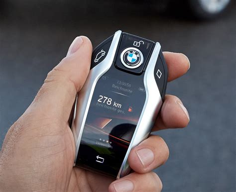 New Bmw 7 Series Has A Super Cool Key Fob With A Digital Display That New Bmw 7 Series Has A Super Cool Key Fob With A Digital Display That