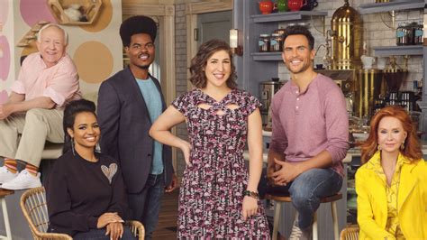 The Call Me Kat Cast Is Back For Season 2 Photos The Call Me Kat Cast Is Back For Season 2 Photos