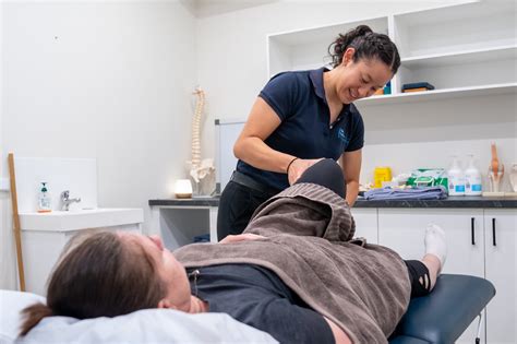 Who Is Best A Male Or Female Chiropractor My Sports Chiropractor Who Is Best A Male Or Female Chiropractor My Sports Chiropractor